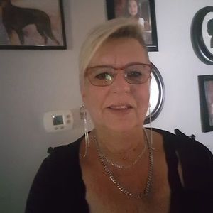 Meet your Posher, Sandi